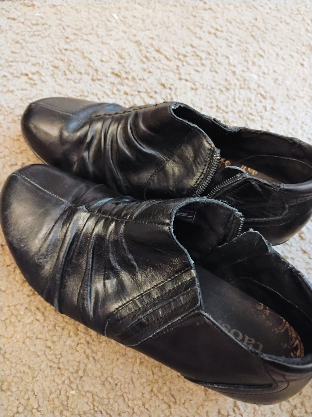Taos Footwear Black Leather Ruched Ankle Booties with Side Zip